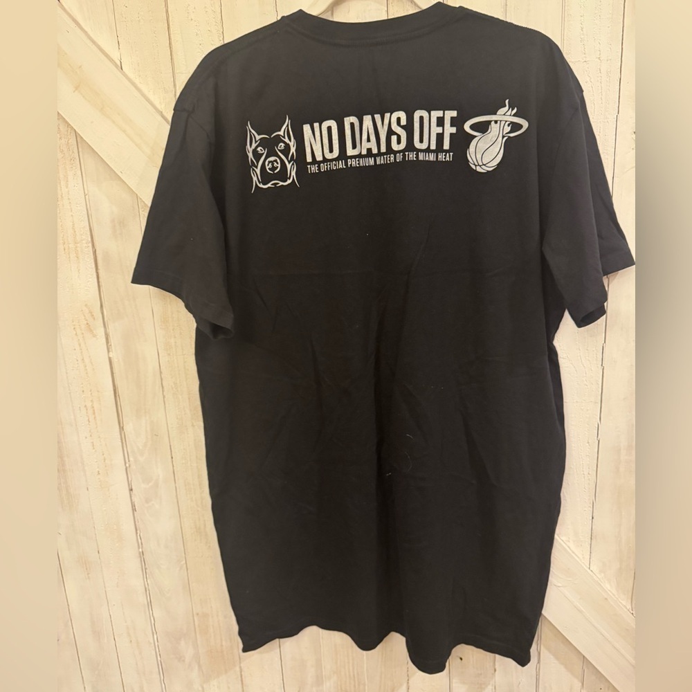Black Graphic T-Shirt - Miami Heat - Size XL Men - NWOT - Picture 5 of 7